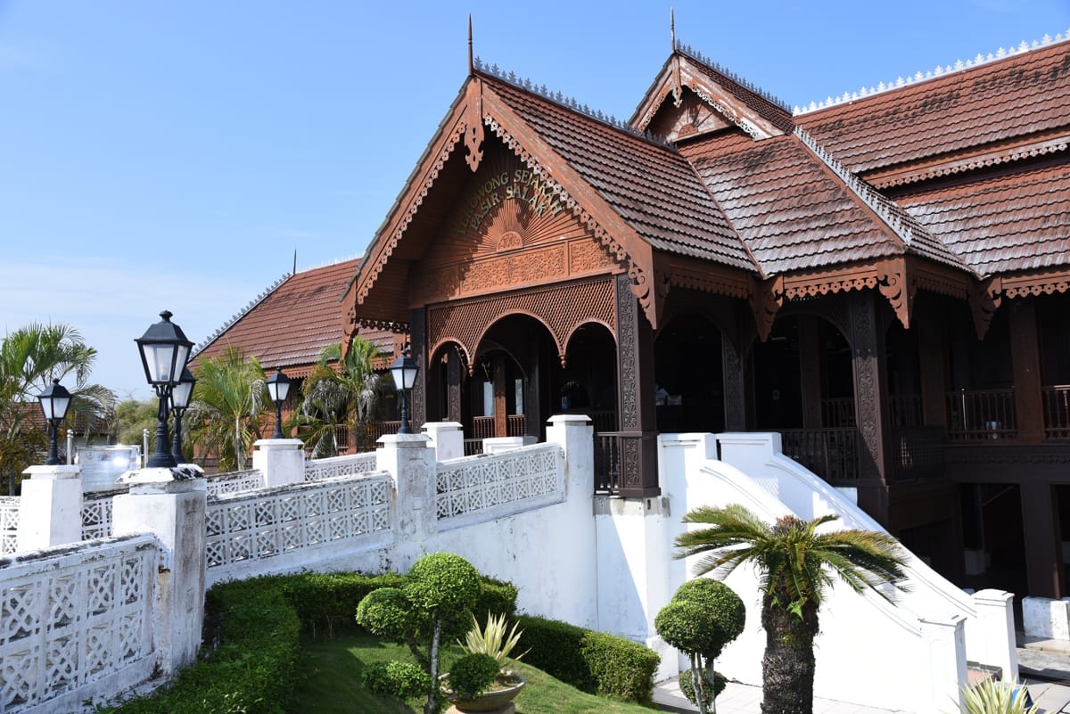 √ KOMPLEKS SEJARAH Pasir Salak Tarikan & Harga Tiket 2025