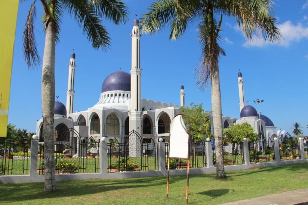 masjid sultan ismail petra kelantan malaysia